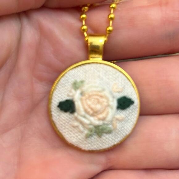 Light Pink Rose in Goldtone Bezel Embroidery Necklace - Picture 4 of 4